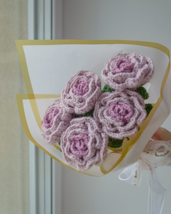 Kahevärviline lilla roosikimp (5 roosi) - Image 4
