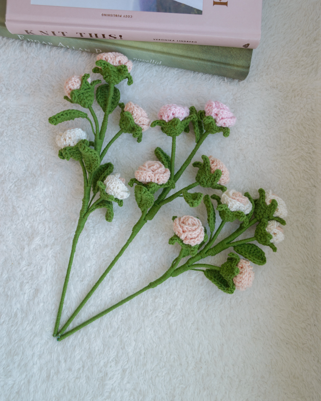 Väikeste rooside roosikimp roosades ja valgetes toonides (7 oksa) - Image 8