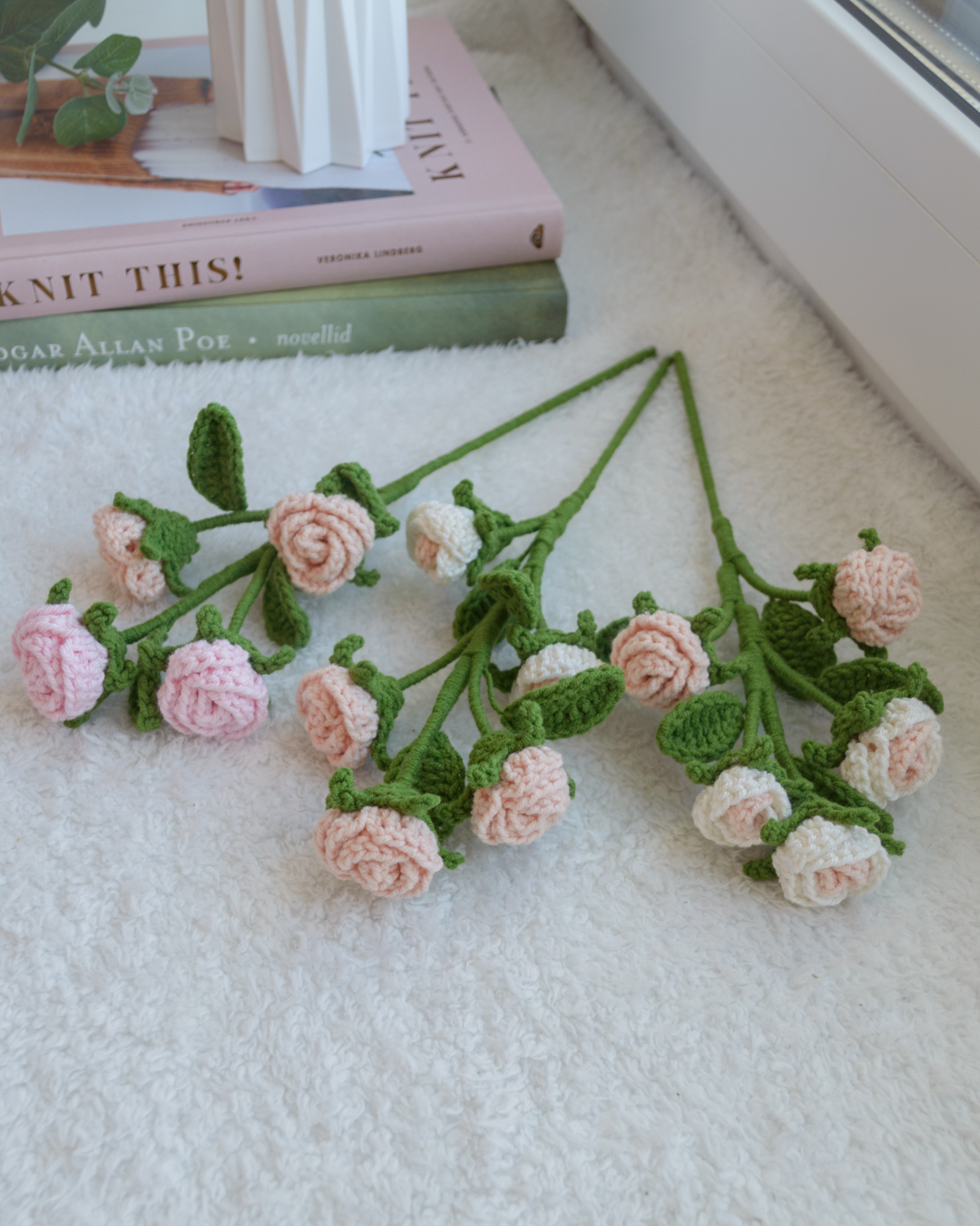 Väikeste rooside roosikimp roosades ja valgetes toonides (7 oksa) - Image 9