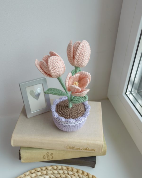 Roosad tulbid helelillas potis 19cm