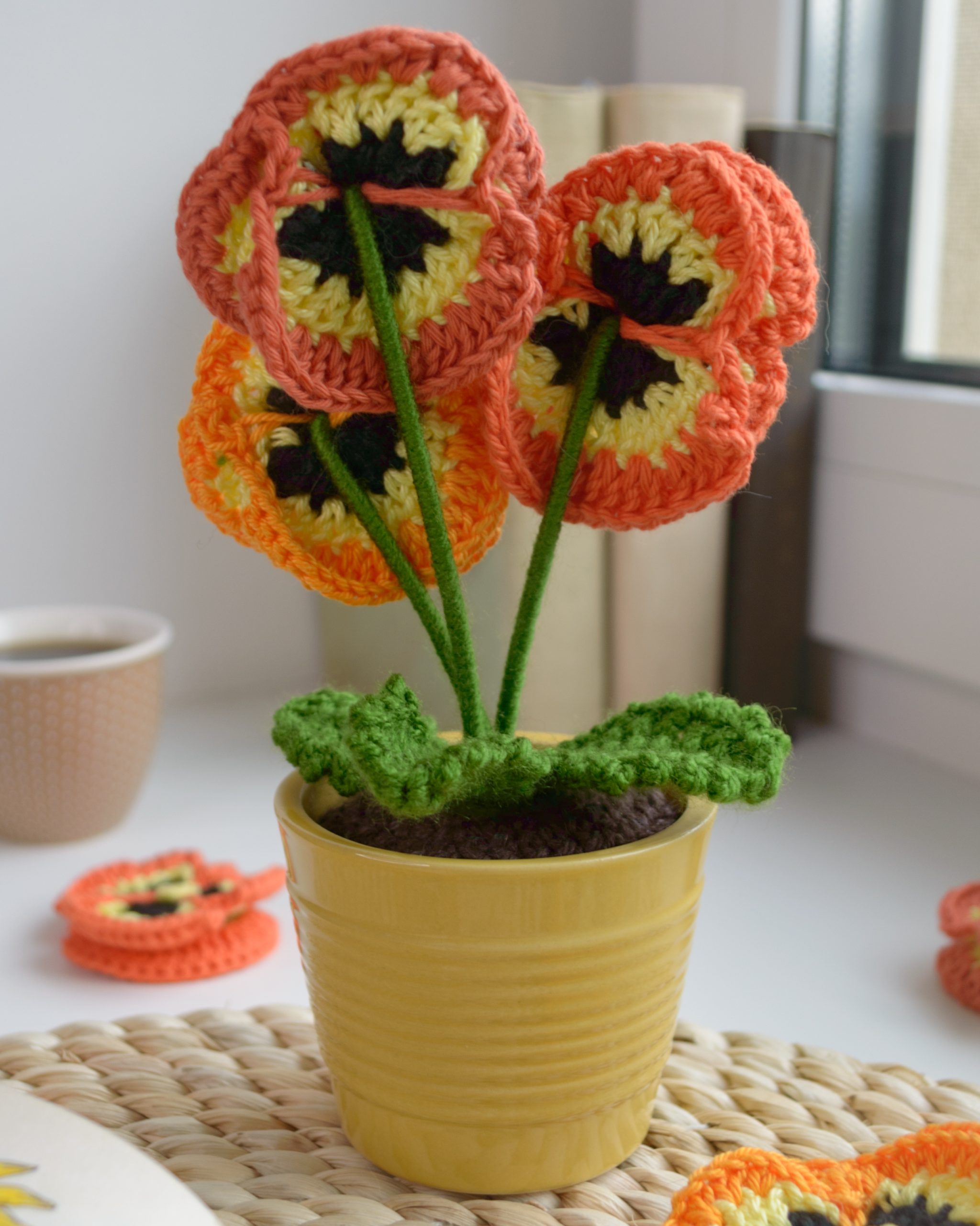 Võõrasemad kollases potis, oranžid - Image 3