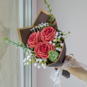 Kahevärviline korallpunane roosikimp (3 roosi)