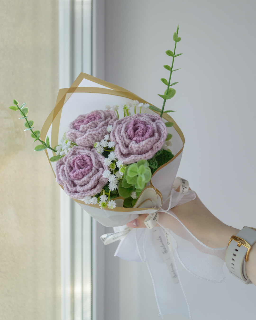 Kahevärviline lilla roosikimp (3 roosi) - Image 5