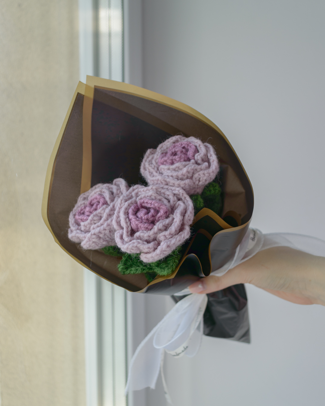 Kahevärviline lilla roosikimp (3 roosi) - Image 2