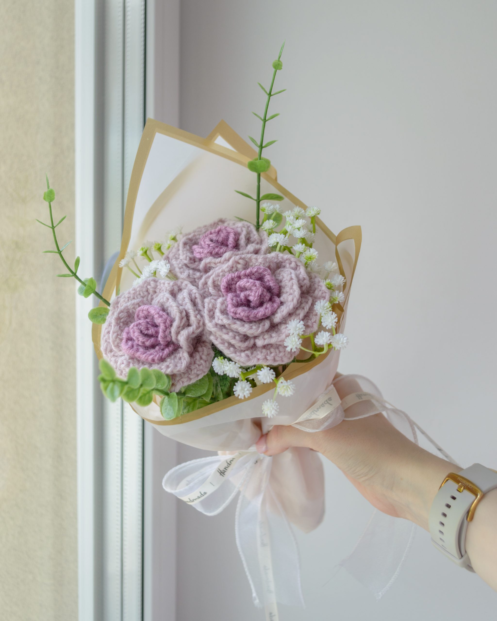 Kahevärviline lilla roosikimp (3 roosi) - Pilt 2