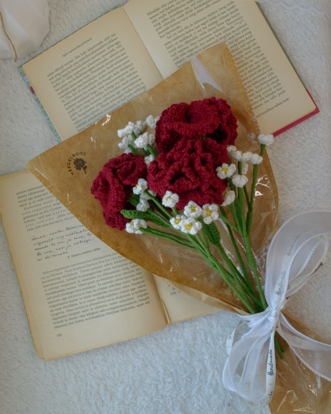 Tumepunased nelgid ja kipslilled (6 oksa)