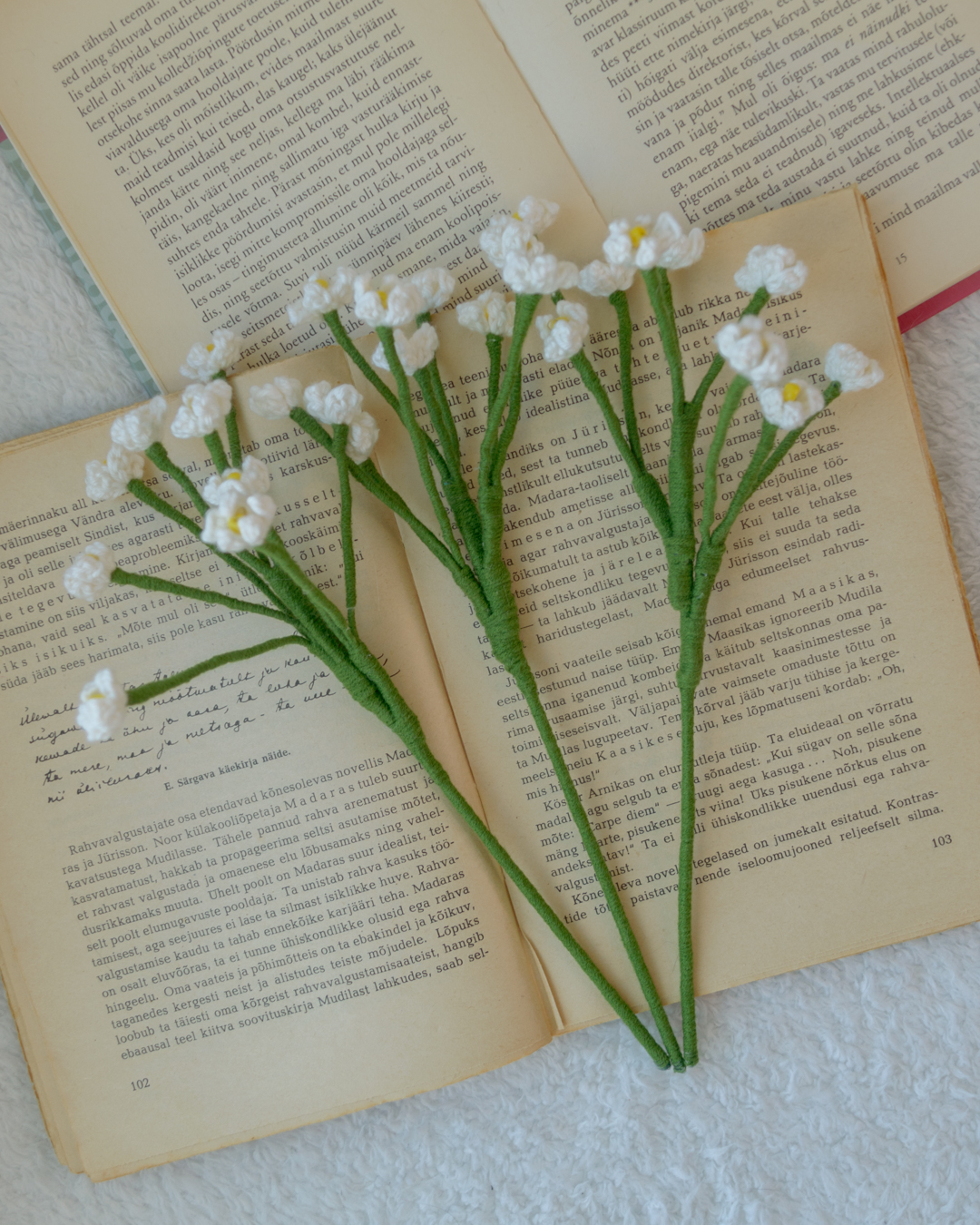 Tumepunased nelgid ja kipslilled (6 oksa) - Image 5