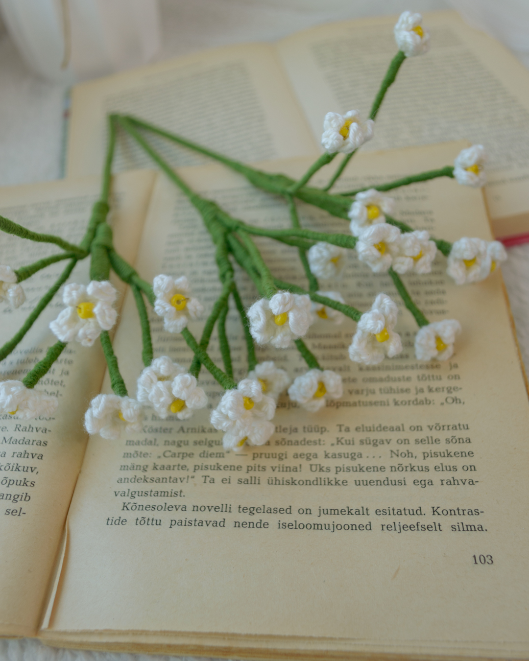 Tumepunased nelgid ja kipslilled (6 oksa) - Image 6