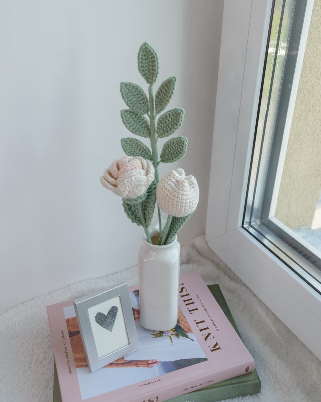 Väike lillekimp heleroosa-valge - Image 2