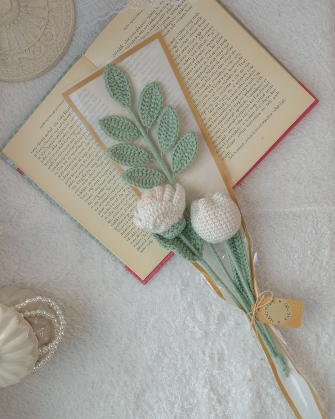 Väike lillekimp heleroosa-valge