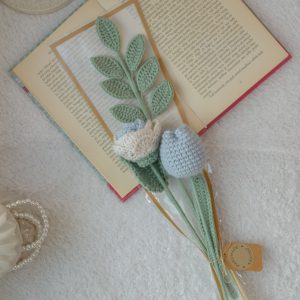 Väike lillekimp helesinine-valge