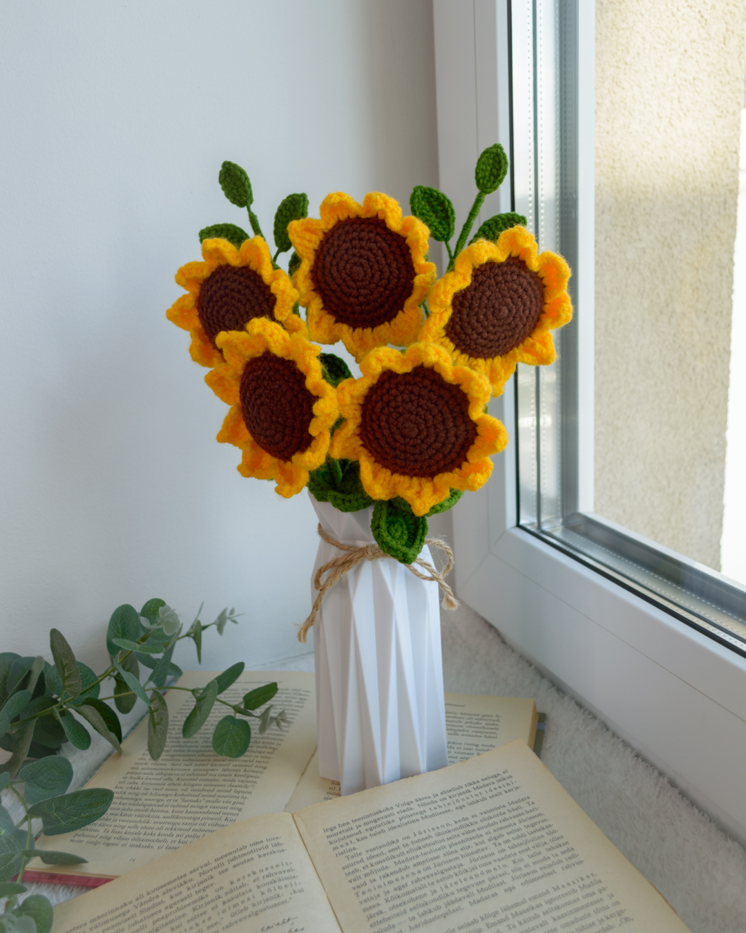 Väikesed päevalilled ja eukalüpti oksad (kokku 7 oksa) - Image 6